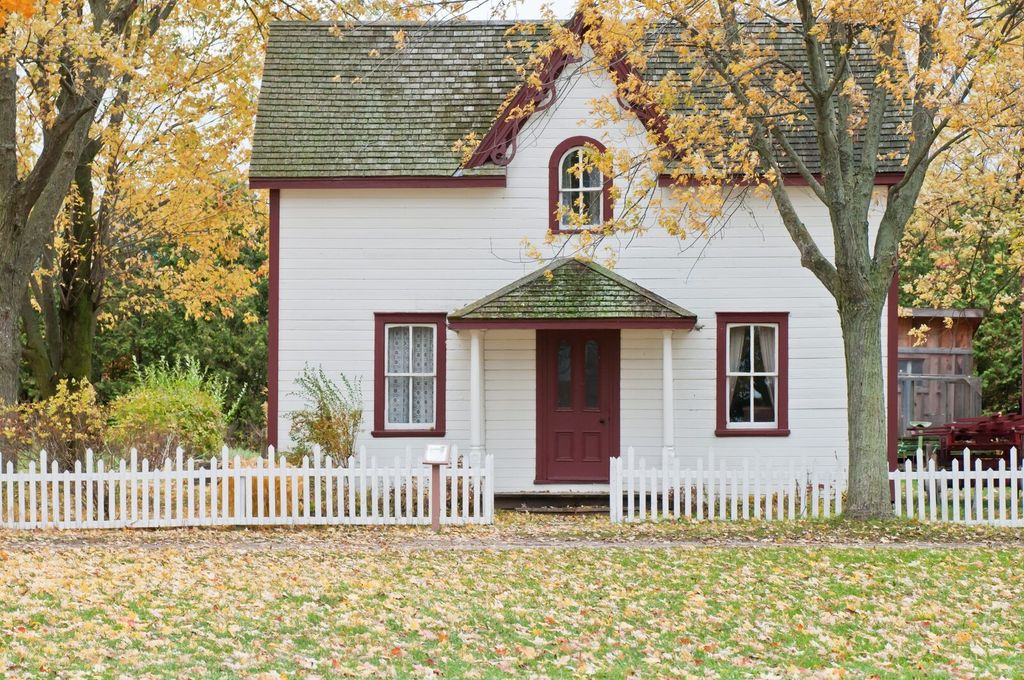 Property photo 1 of 2