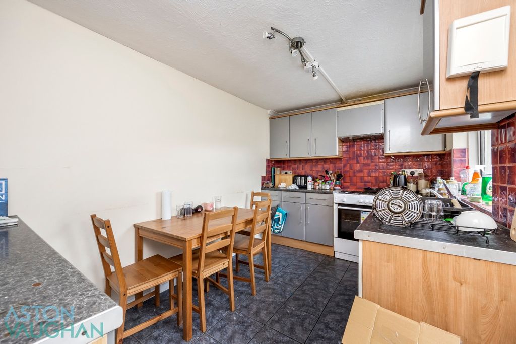 Property photo 2 of 12 4627862