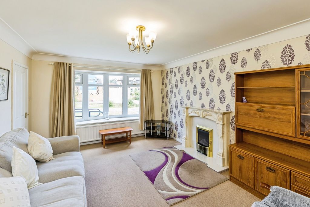 Property photo 3 of 16 Pbox-Img.Jpg