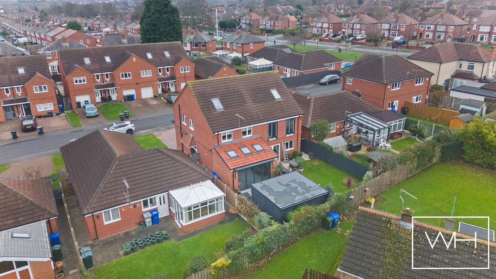 Property photo 2 of 20 4448_Wh_ 162 Westerdale Road, Scawsby 22_297