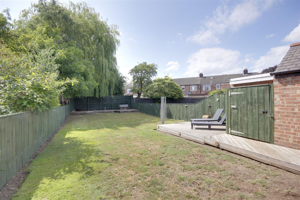 Property photo 2 of 16 Outside