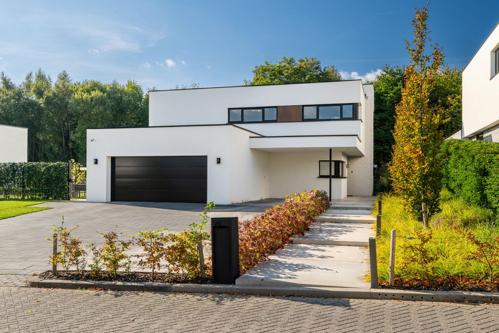 Property photo 3 of 48