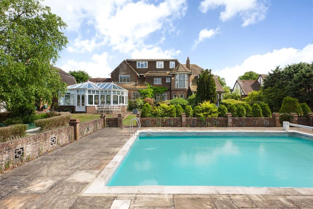 Property photo 3 of 50