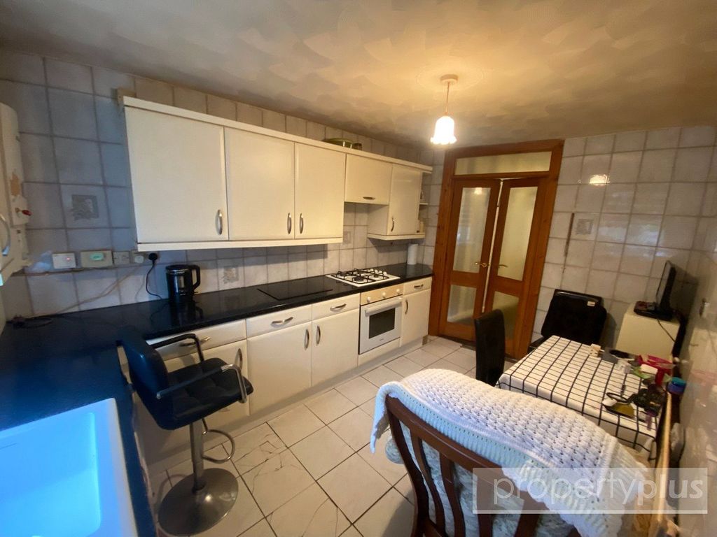 Property photo 2 of 14 Picture No. 10