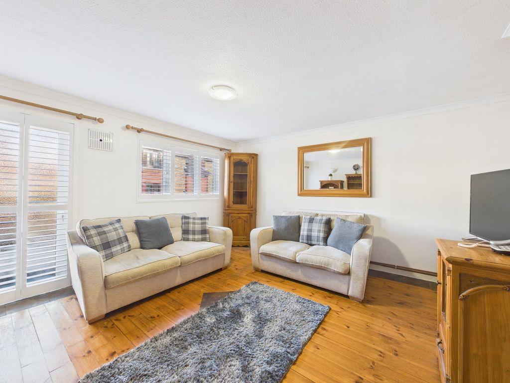 Property photo 2 of 8 Reception