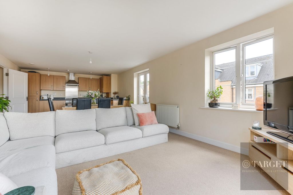 Property photo 3 of 20 Living Room