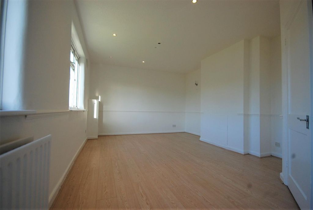 Property photo 3 of 8 Lounge 1 .Jpg