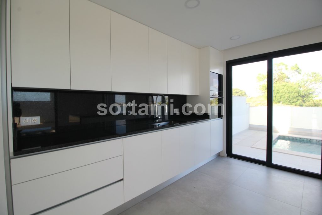 Property photo 3 of 51