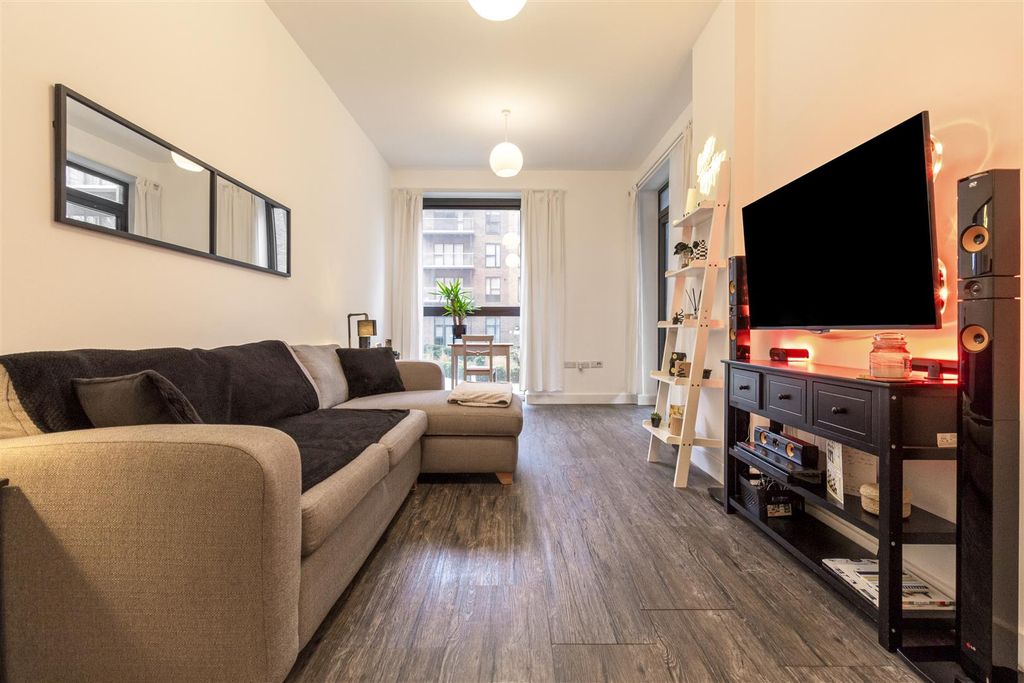 Property photo 3 of 14 3 Skyline-001.Jpg