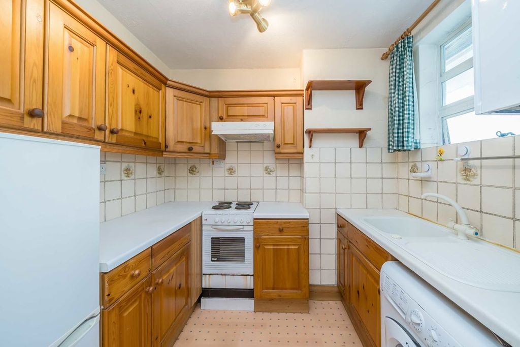 Property photo 3 of 5
