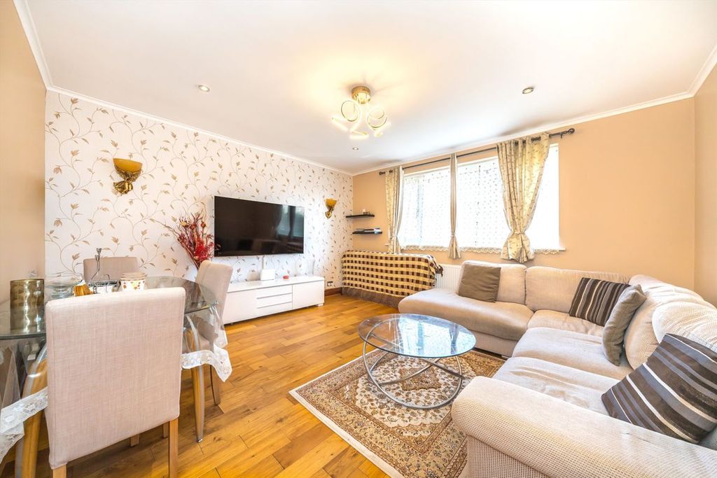 Property photo 2 of 10