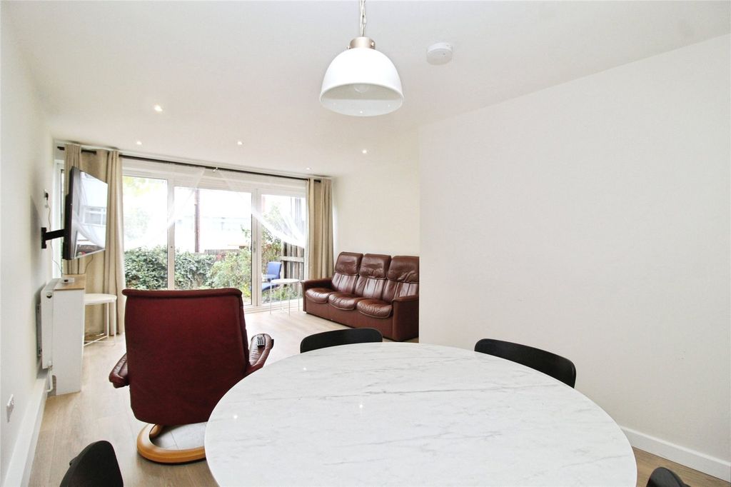 Property photo 2 of 14 Reception