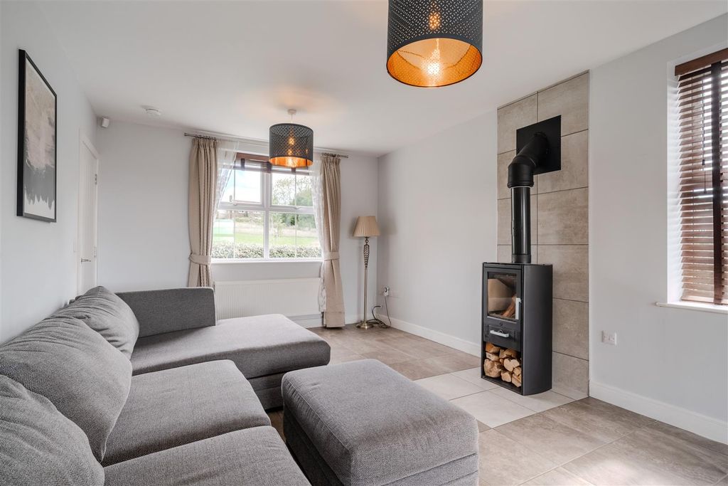 Property photo 2 of 56 Open Plan Living-10.Jpg