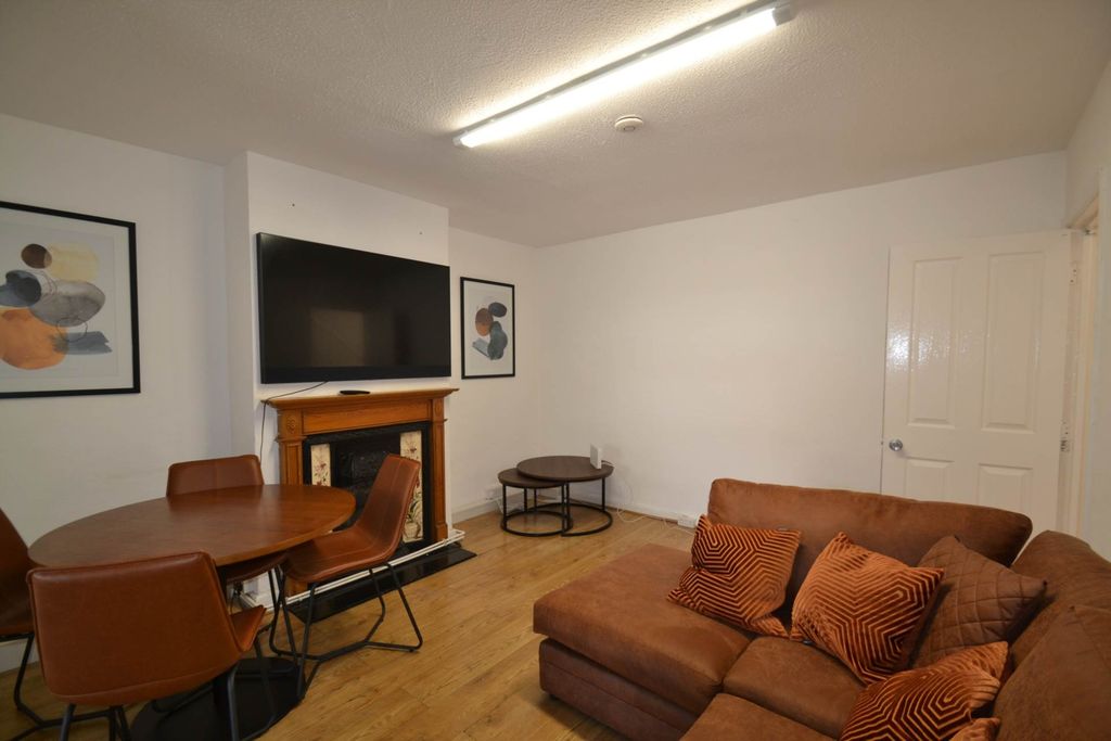 Property photo 2 of 29