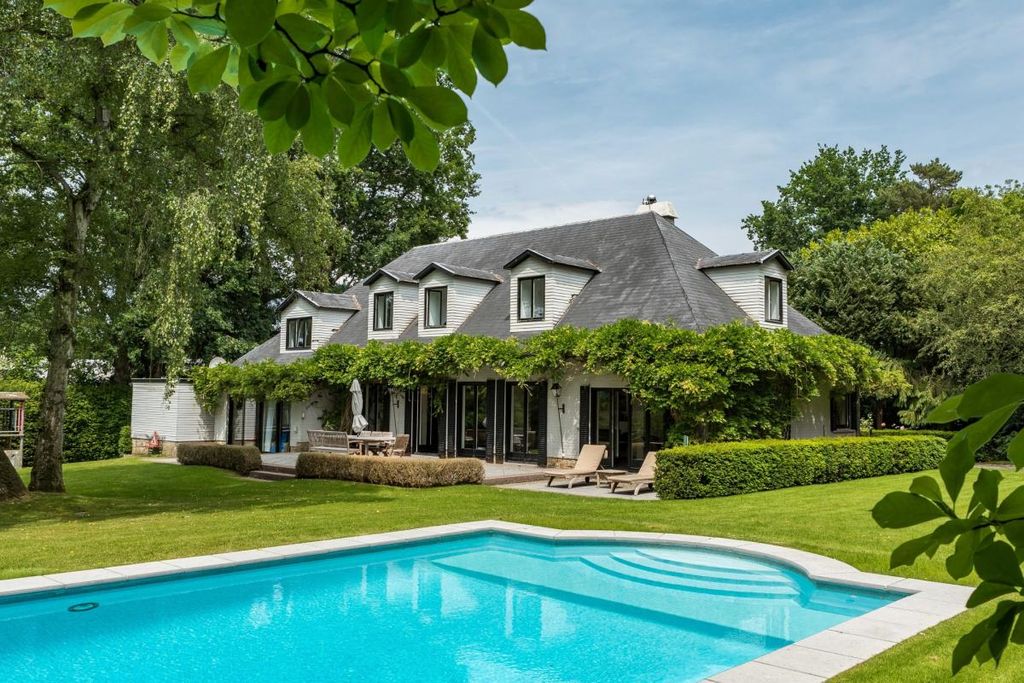 Property photo 1 of 18