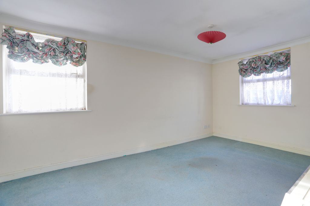 Property photo 3 of 6