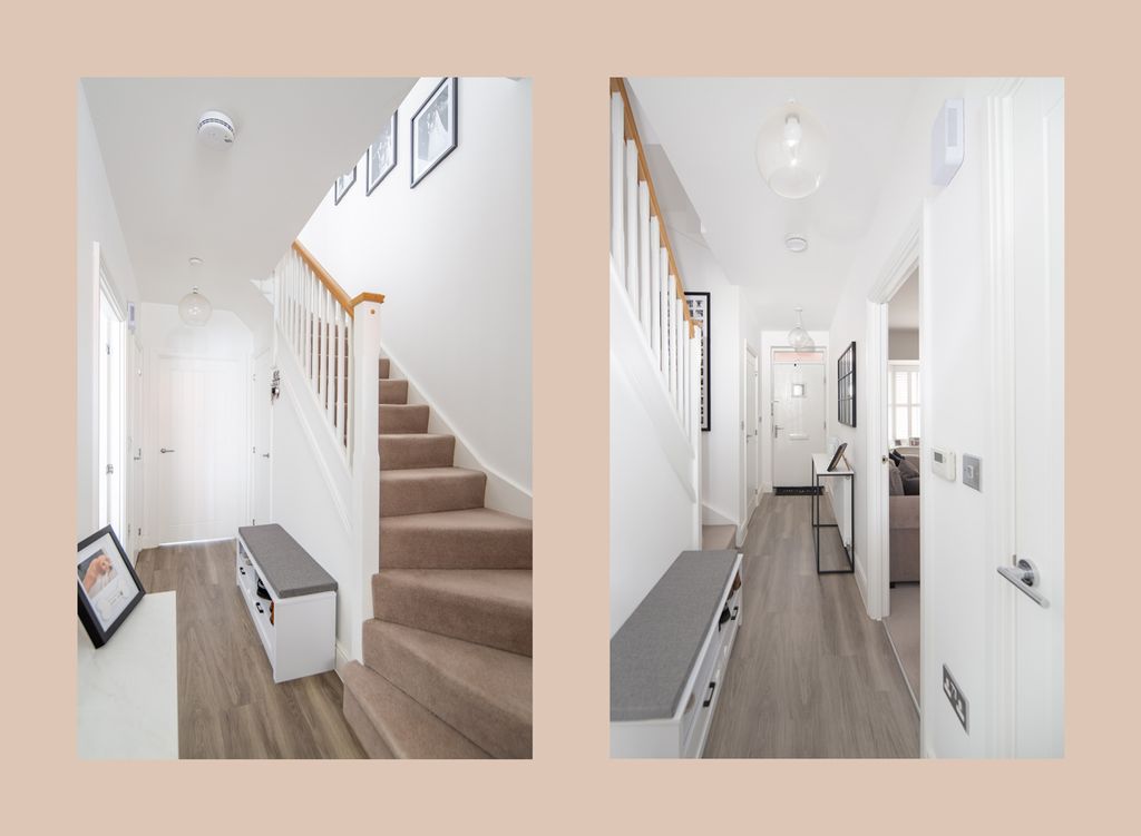 Property photo 2 of 22 Entrance Hall