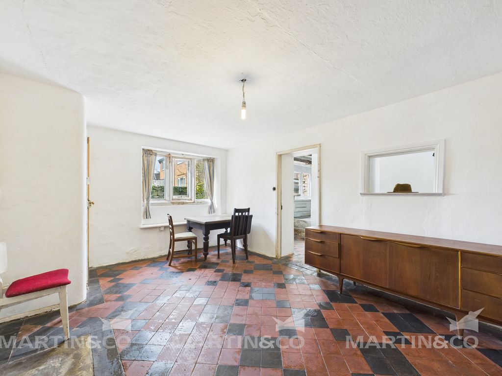 Property photo 2 of 27 Cam02406G0-Pr0448-Still026