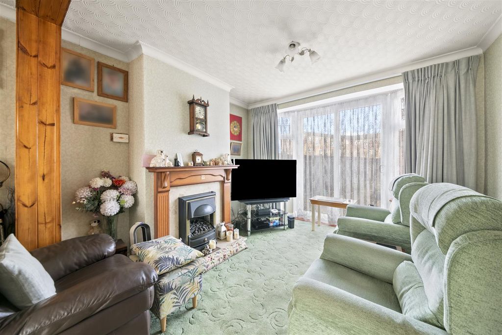 Property photo 2 of 13 1