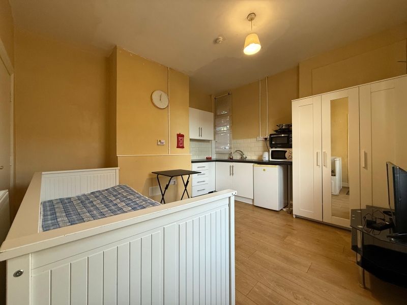 Property photo 2 of 3