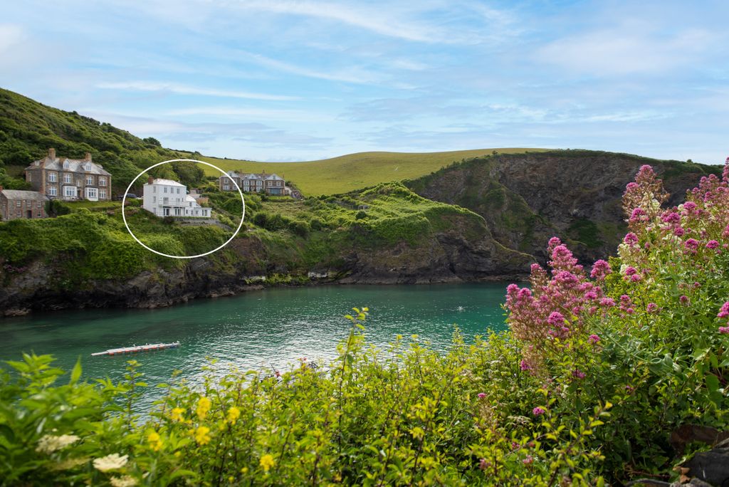 Property photo 1 of 31 Northcliffe