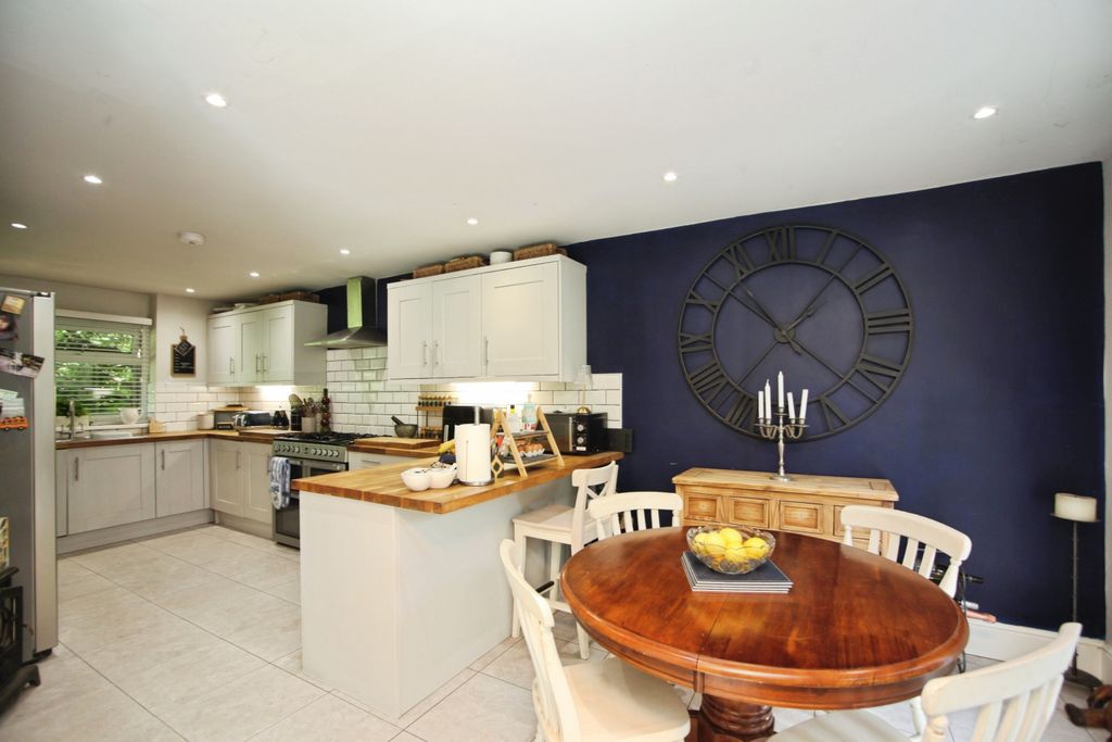 Additional image 4 of 3 bed semi-detached house for saleCroydon Close, Newport NP19