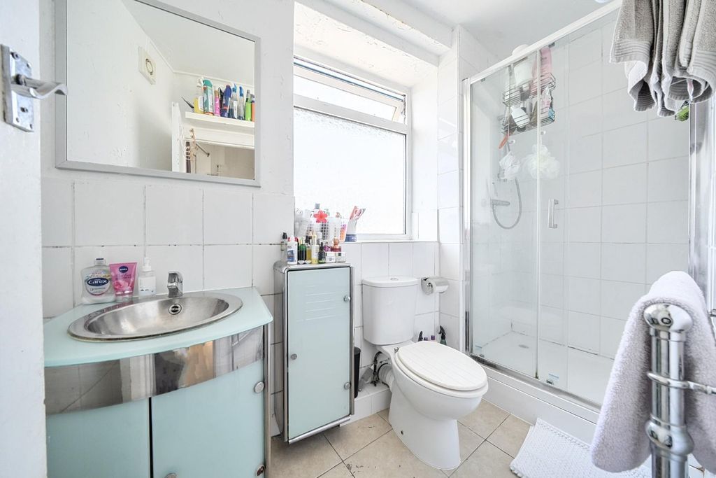 Property photo 3 of 12 1453264-12-69F2295d7A68A.Jpg