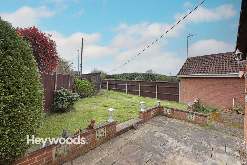 Property photo 2 of 28