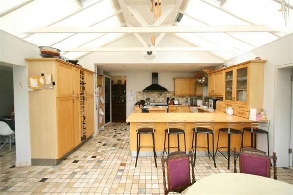 Property photo 2 of 11 4