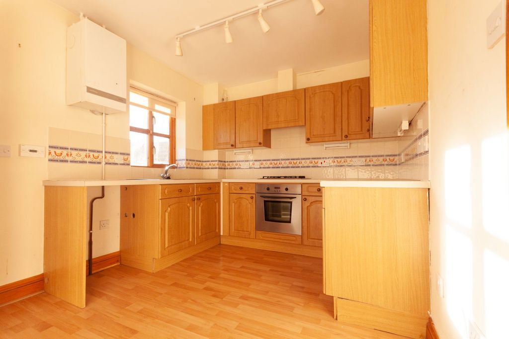 Property photo 3 of 6