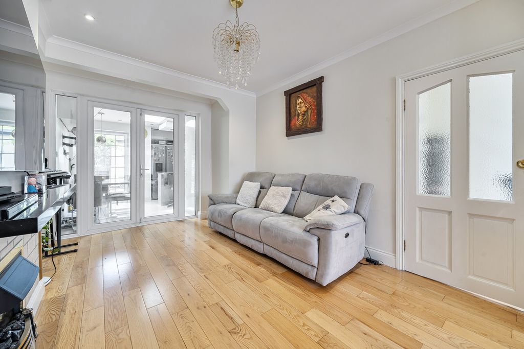 Property photo 3 of 22 1487196-20-6A4Bbb...