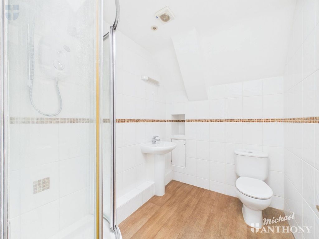 Property photo 3 of 8 Cam03218G0-Pr1074-Still002