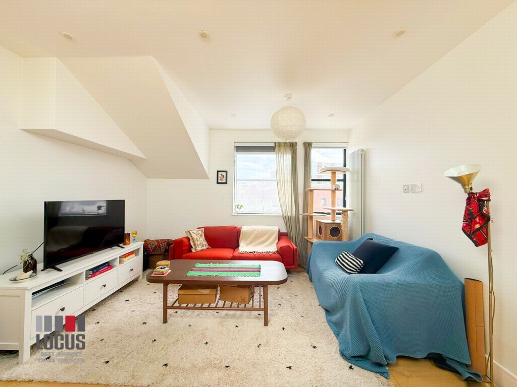 Property photo 1 of 7 Photo 6