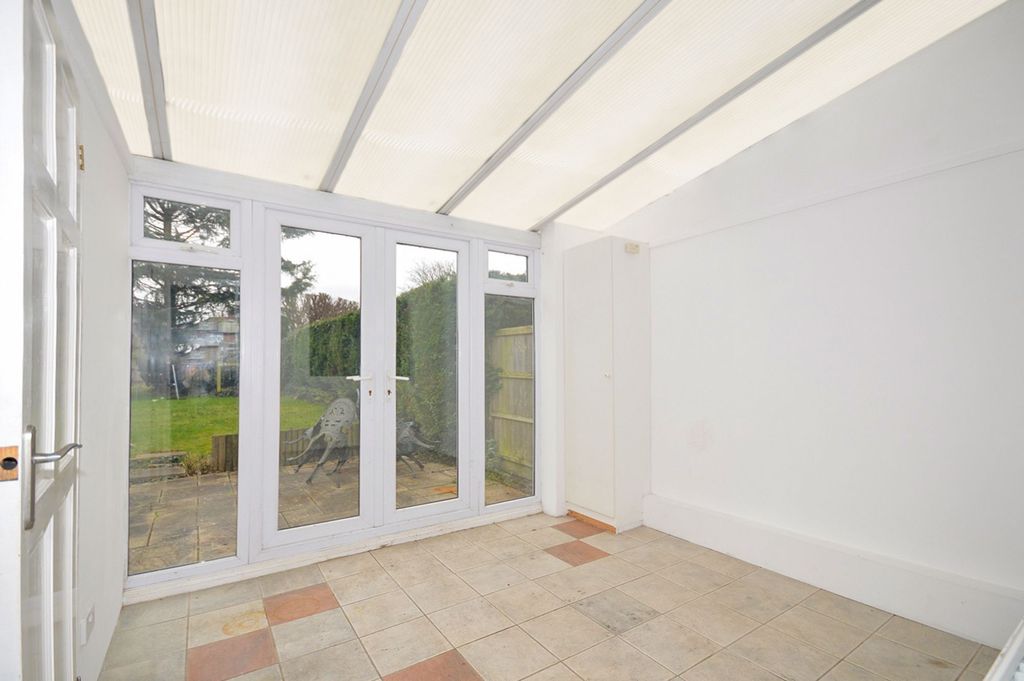 Property photo 3 of 9 Conservatory