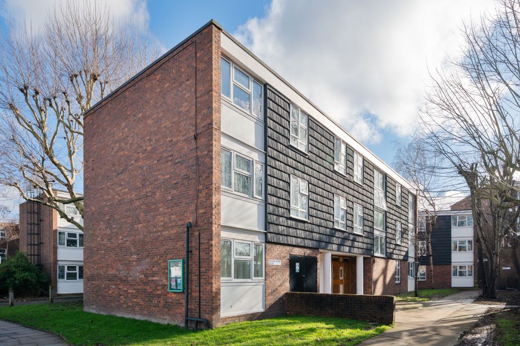 Property photo 3 of 12