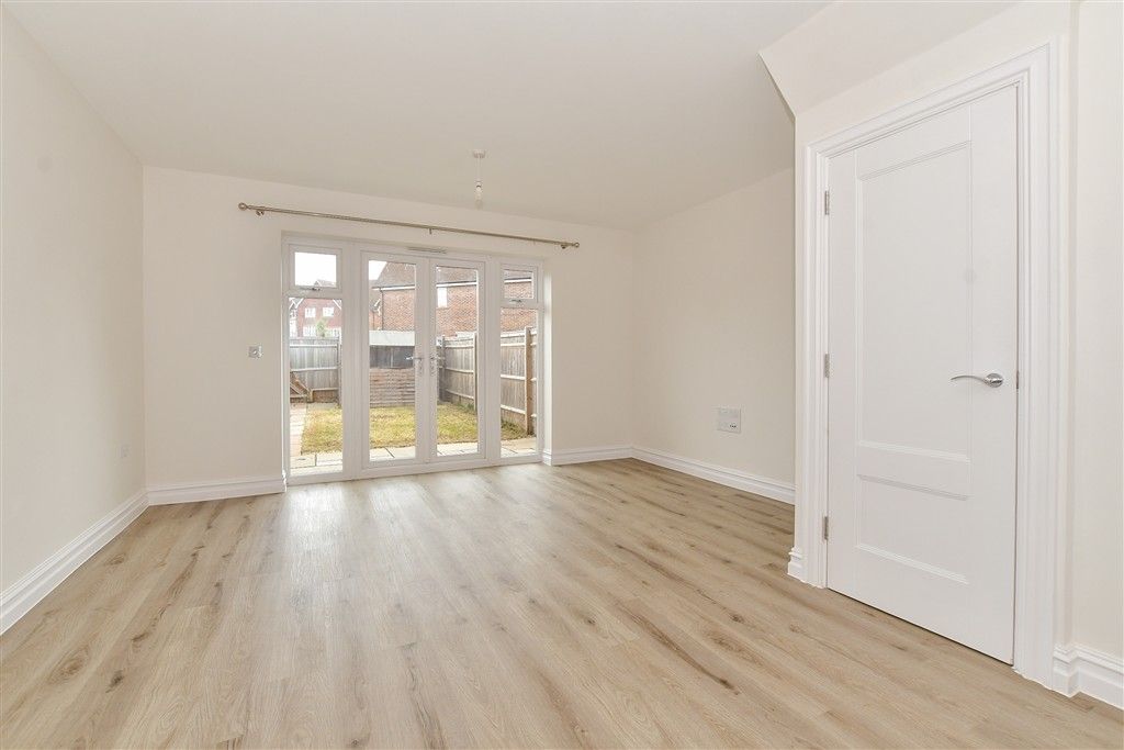 Property photo 3 of 15 Lounge/Dining Room
