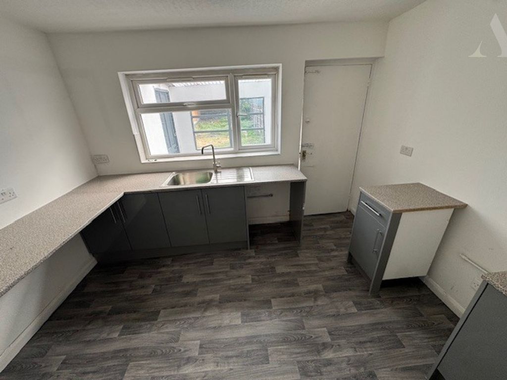 Property photo 3 of 12 47 Moat House Road Kitchen.Jpeg