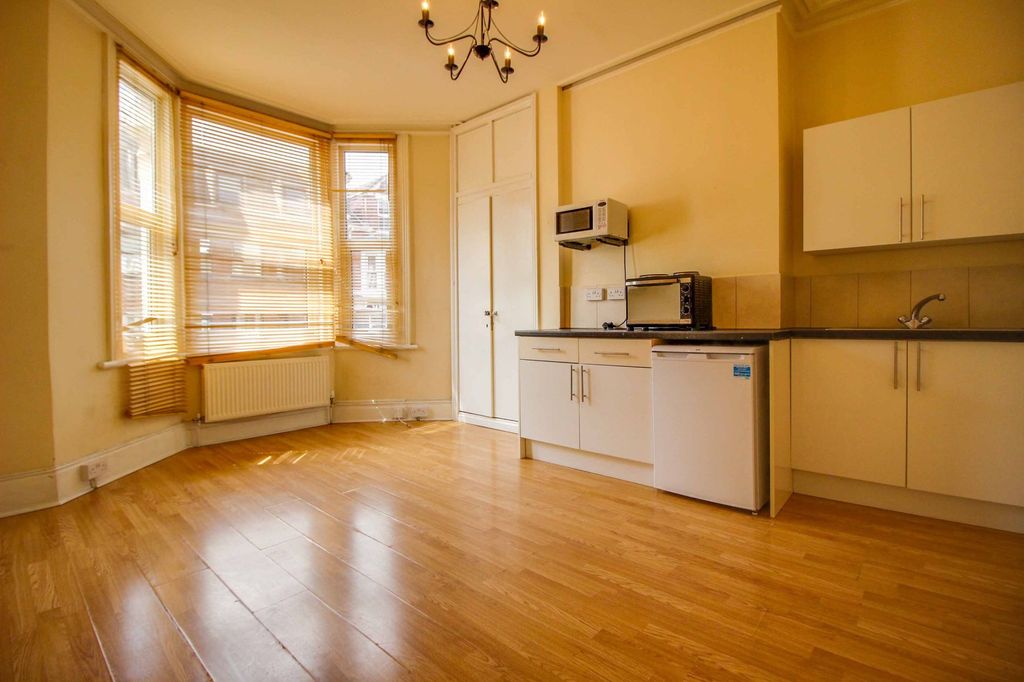 Property photo 2 of 5