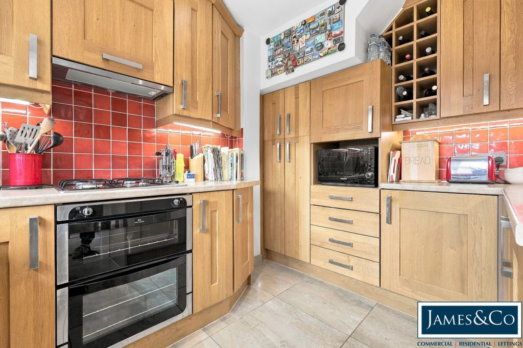 Property photo 3 of 16 11Greygoosef