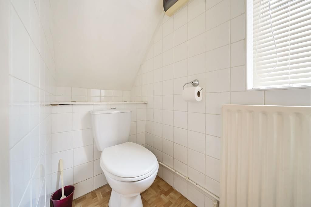 Property photo 3 of 19 Bathroom