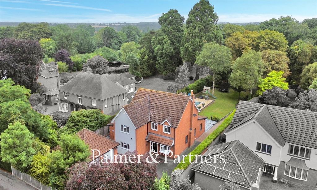 Property photo 2 of 57 Picture No. 05