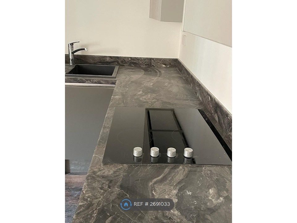 Property photo 3 of 6 Kitchen Work Top