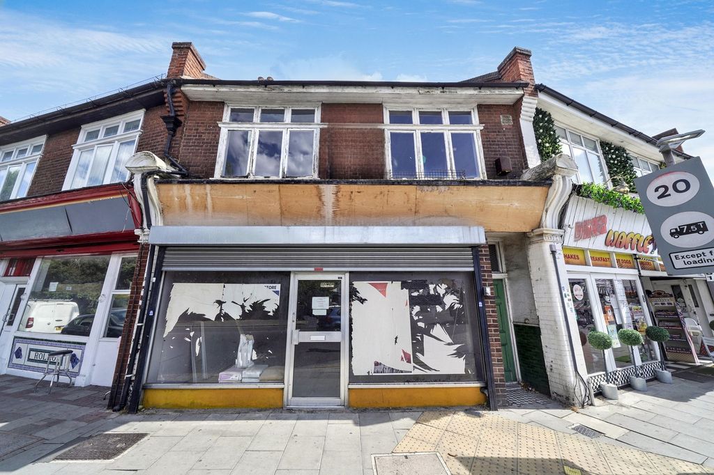 Property photo 1 of 20 7A Merton Park Parade, London, Sw19 3Nt