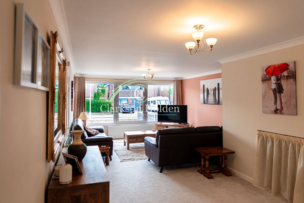Property photo 2 of 39
