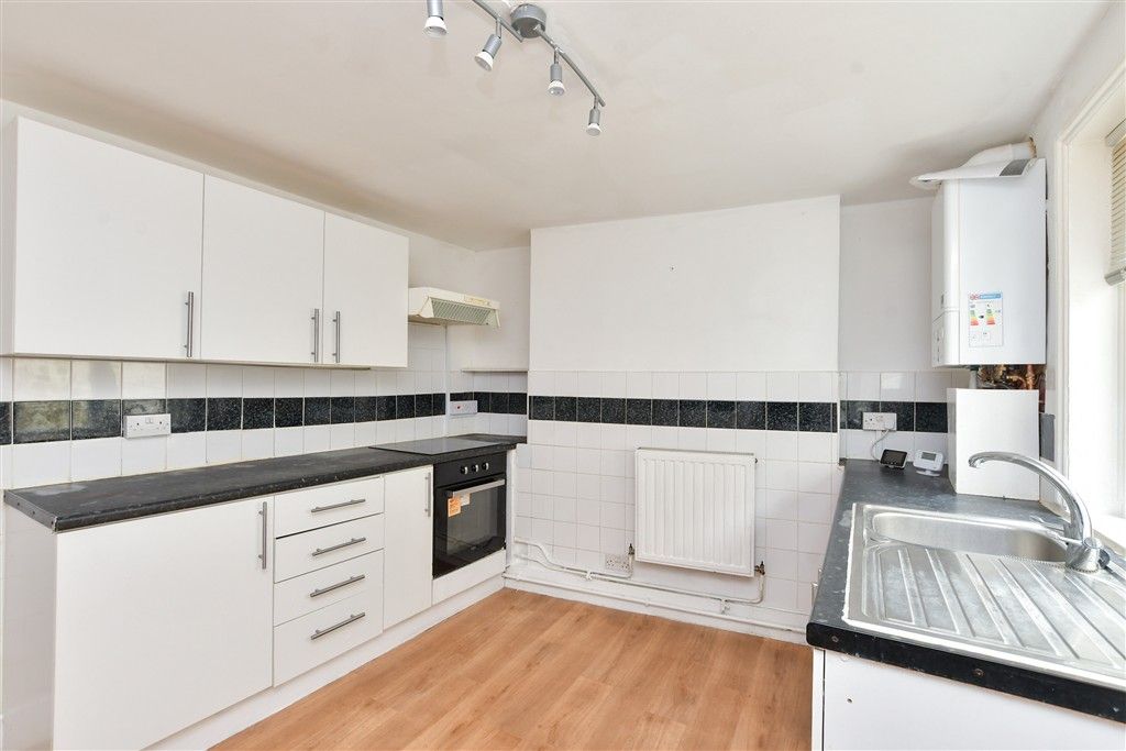 Property photo 2 of 10 Kitchen