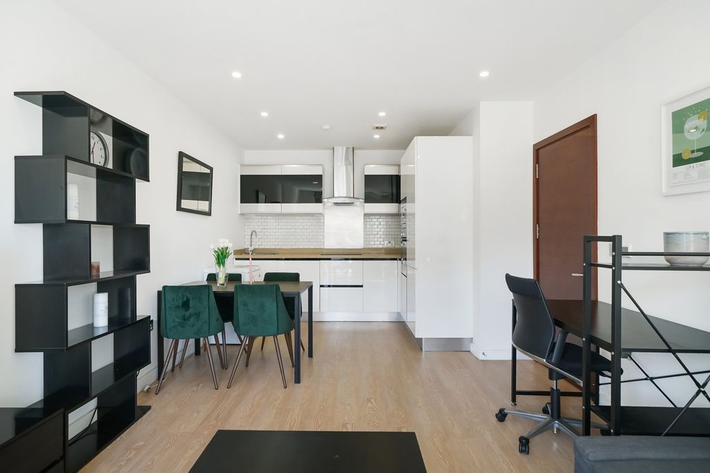 Property photo 2 of 9