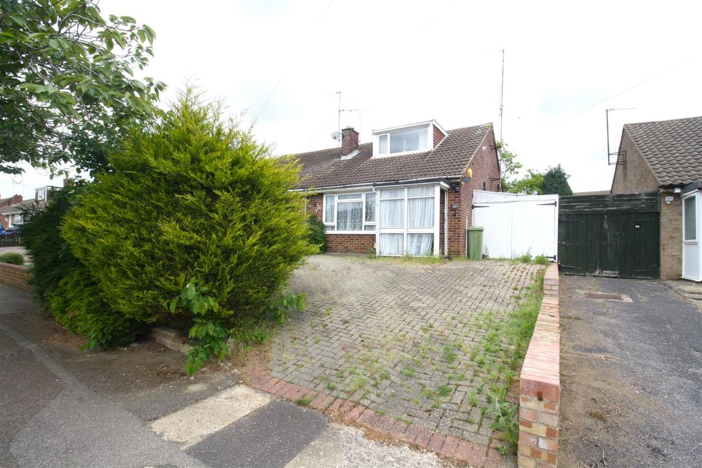 Property photo 1 of 15 63 Shelley Front.Jpg