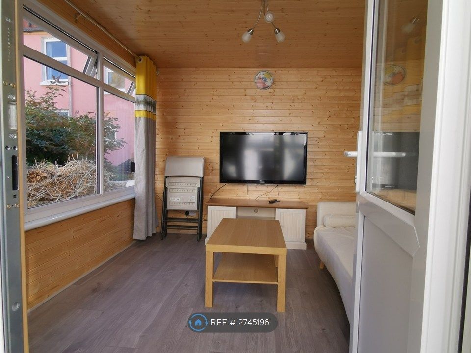 Property photo 1 of 23 Garden Office