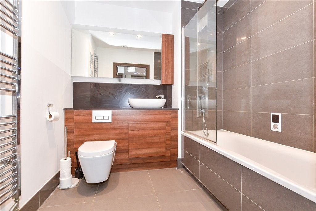 Property photo 3 of 6 Bathroom