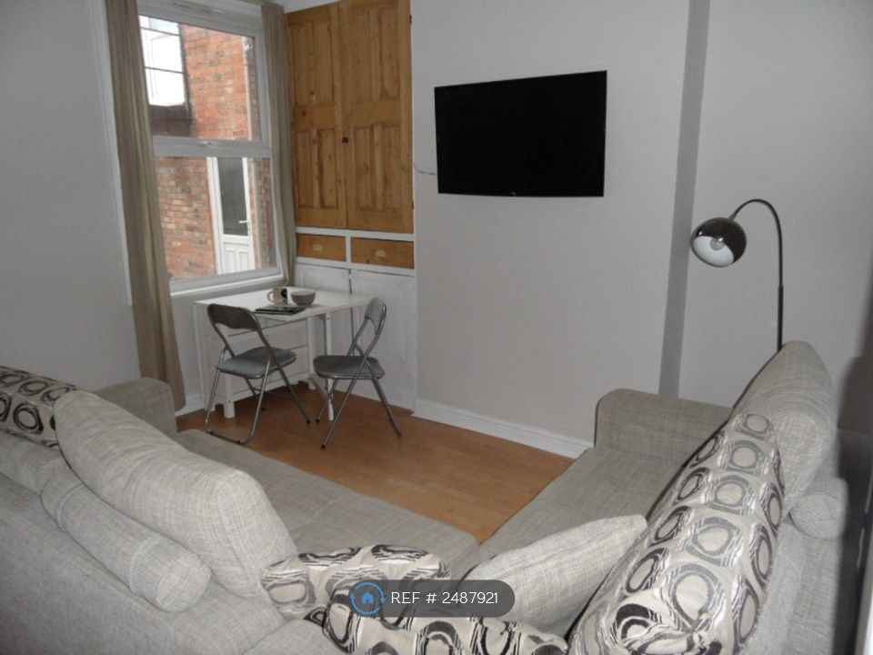 Property photo 2 of 5 Comfy Lounge